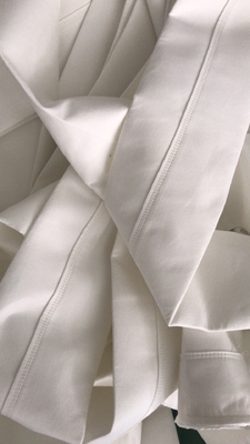 Acide 450GSM~550GSM de sachet filtre de polyester de rendement élevé anti- pour l'usine de ciment