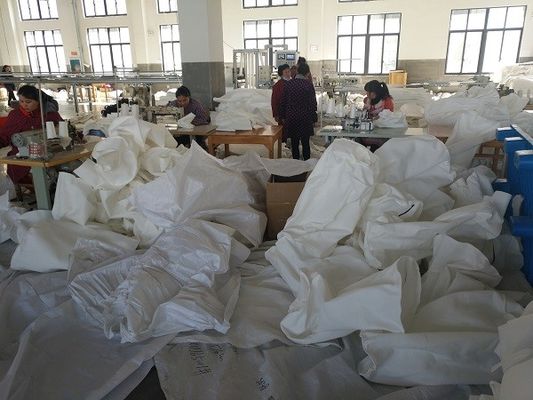 Sachet filtre liquide adapté aux besoins du client de polyester blanc de tirette pour le traitement de l'eau