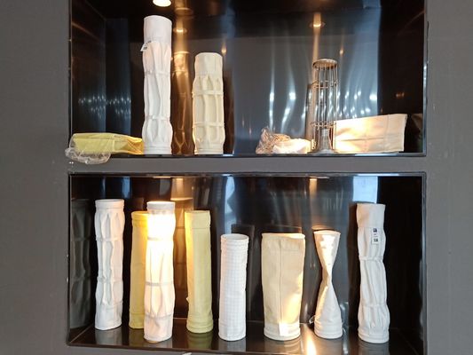 Sachet filtre plissé par étoile de PPS Nomex P84 de polyester pour le collecteur de poussière renversé